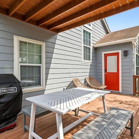 Zen Austin Home With A Cozy Tree House ภายนอก รูปภาพ