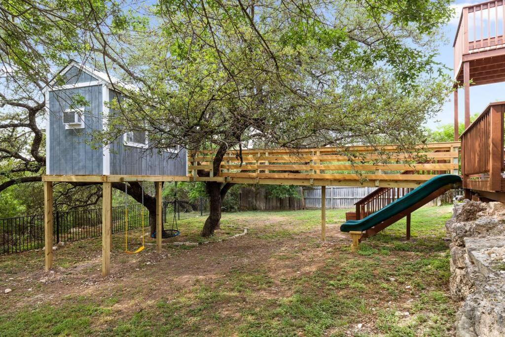 Zen Austin Home With A Cozy Tree House ภายนอก รูปภาพ