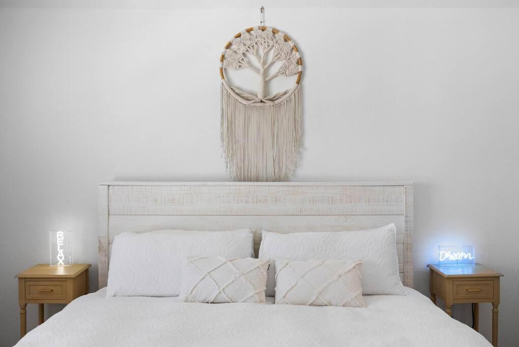 Zen Austin Home With A Cozy Tree House ภายนอก รูปภาพ
