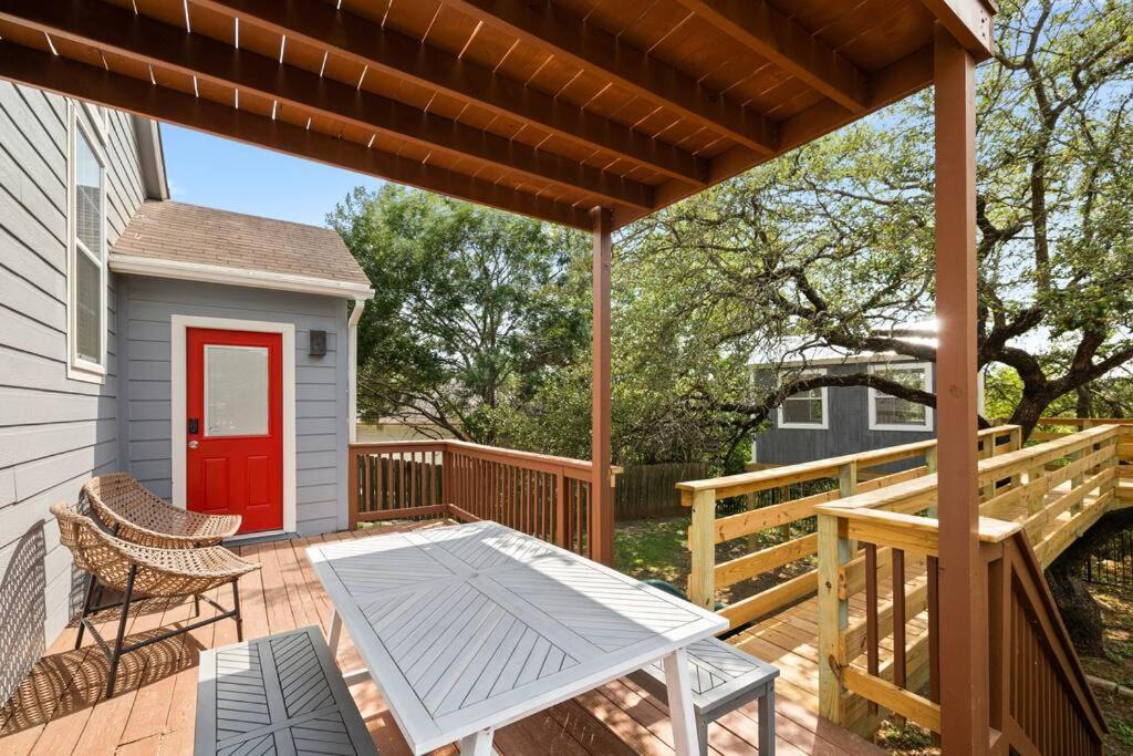 Zen Austin Home With A Cozy Tree House ภายนอก รูปภาพ