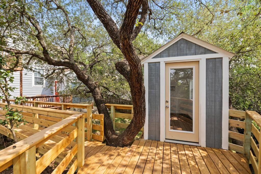 Zen Austin Home With A Cozy Tree House ภายนอก รูปภาพ